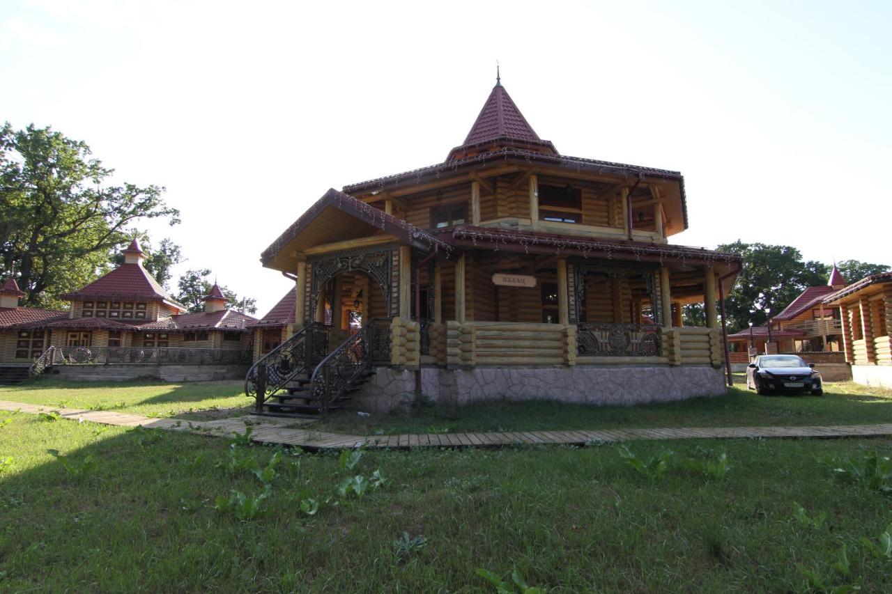 Загородный Комплекс Fort Pirnov Park Pirnove Exterior photo