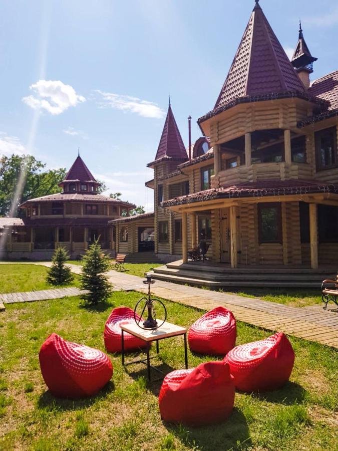 Загородный Комплекс Fort Pirnov Park Pirnove Exterior photo