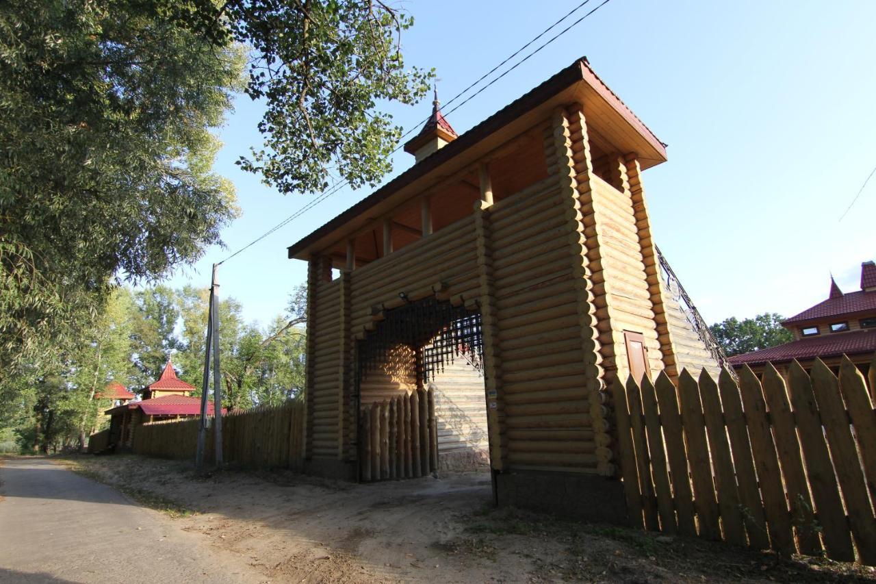 Загородный Комплекс Fort Pirnov Park Pirnove Exterior photo