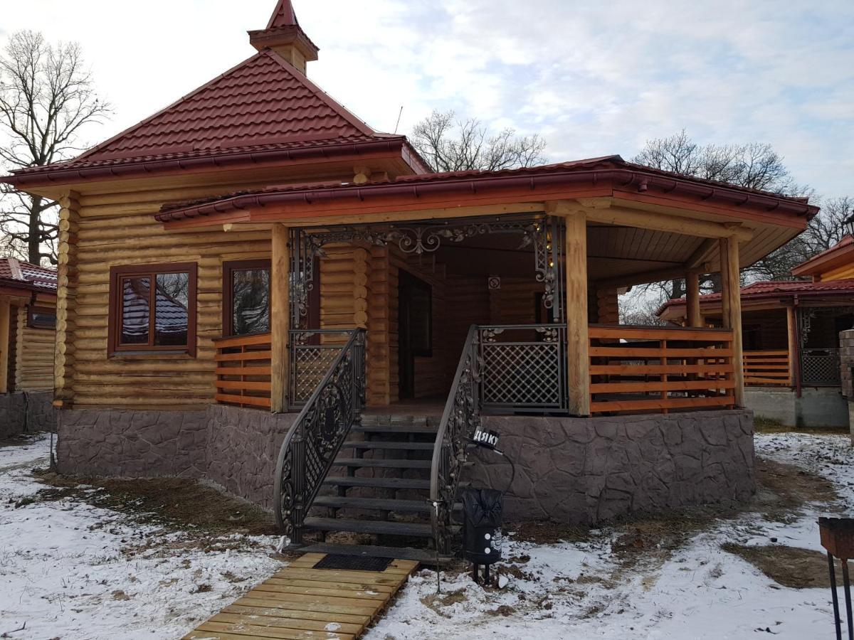 Загородный Комплекс Fort Pirnov Park Pirnove Exterior photo